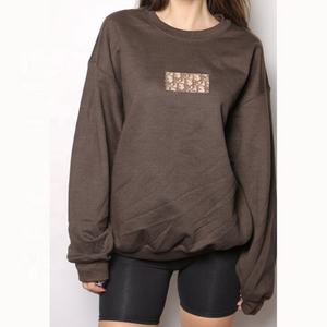 Vente en gros T-shirt gris grande taille surdimensionné à manches courtes en tissu gris T-shirt pour femme Sweats à capuche et sweat-shirts pour femme - Product Image 4