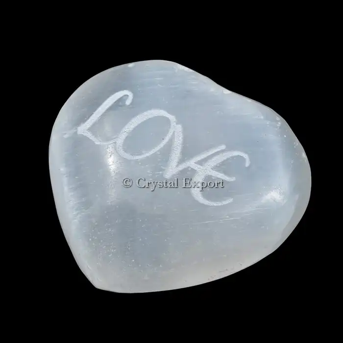Batu Penyembuhan Hati Selenite Word Love Terukir dari Ekspor Kristal