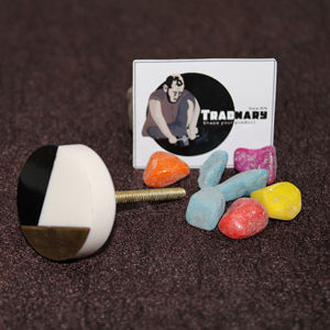 Estilo moderno #23 Manija y perilla para muebles negros Perilla de resina tradicional y Blanca Latón Último diseño para aplicación de cajones de cocina - Product Image 2