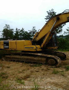 Excavatrice Komatsu d'occasion, bon prix, modèle PC220-6 - Product Image 3