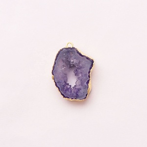 Pendentif en pierre précieuse, connecteurs, breloques, simple Bail, tranche d'agate naturelle, géode Druzy, or galvanisé, fabrication de bijoux faits à la main pour femmes - Product Image 1