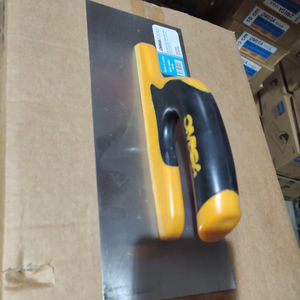 เกรียงพลาสเตอร์คุณภาพสูงด้ามไม้ - Product Image 1