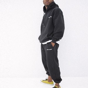 Conjunto de pantalones cortavientos de secado rápido transpirable de dos piezas para hombre, ropa deportiva de gimnasio de talla XL con logotipo personalizado para verano - Product Image 2