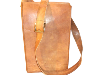 Customized Manufacturer Exclusive 100% Pure Goat Leather Full-Flap Vintage Stylish Handbag Cross-Body Satchel <b>Bag</b> - Product Image 1