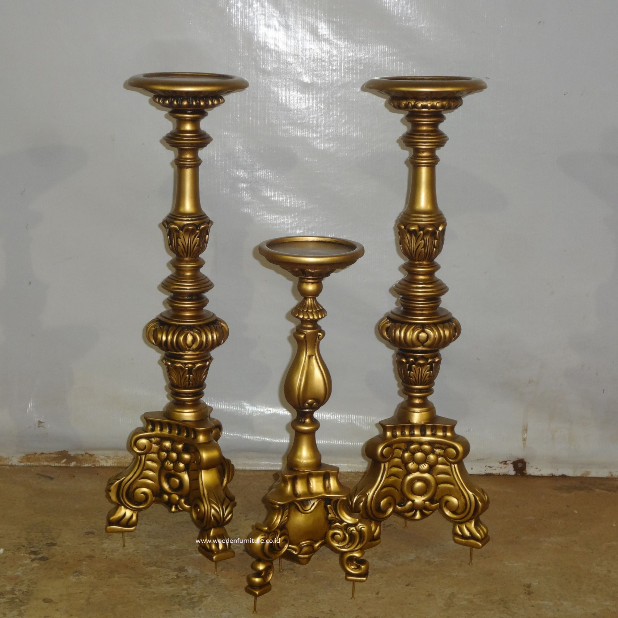 Старинный подсвечник резные деревянные аксессуары