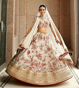 Elegante y Hermoso Lehenga Choli de Novia 2021, Adornado con Cuentas de Cristal y Piedras, Hecho de Seda, para Bodas Indias y Pakistaníes - Product Image 1