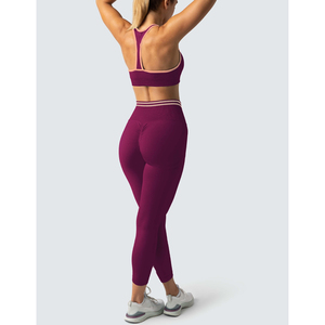 Ensemble de yoga pour femme OEM de qualité supérieure, doux, taille haute, effet push-up, comprenant un soutien-gorge et un legging - Product Image 3