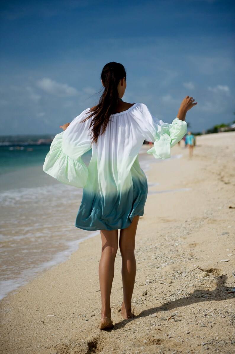 มีสีเขียวขุ่น