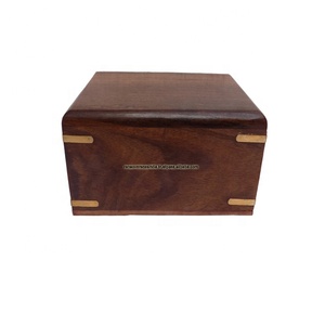 Urnes funéraires en bois implorées urnes funéraires de haute qualité pour cendres hommes femmes et enfant - Product Image 1