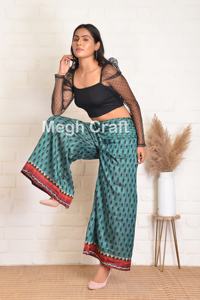 Femmes à la mode Boho Gypsy mi-respirant crêpe soie recyclée Sari poches écologiques Sari crayon pantalon pantalon grande taille - Product Image 2