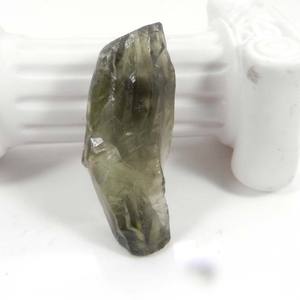 Pierre précieuse brute d'améthyste verte brésilienne de forme libre Ishu Gems 53x21mm 125,40 carats naturelle pour la fabrication de bijoux - Product Image 6