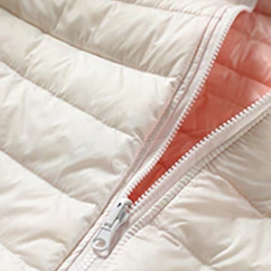 Veste matelassée à capuche en nylon et polyester imperméable sur mesure avec impression de logo personnalisé, design tendance pour la saison hivernale - Product Image 4