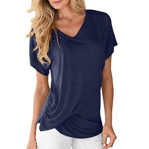 Camisetas personalizadas para mujer con diseños modernos y elegantes en algodón de alta calidad, manga corta y cuello redondo. - Product Image 5
