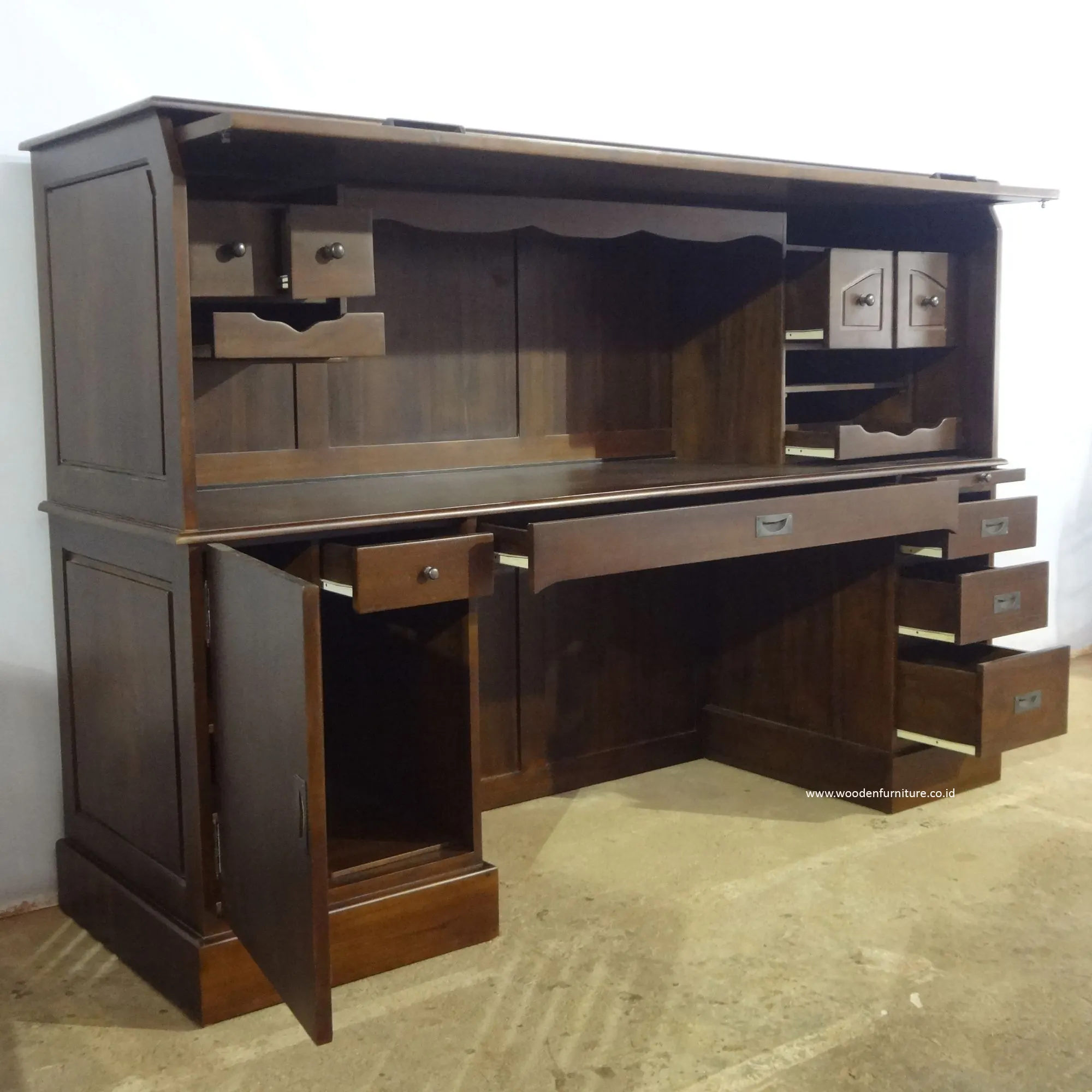 Mesa de escritório de madeira