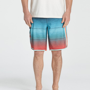 Shorts de baño elásticos en 4 direcciones para hombre con forro de malla de secado rápido, shorts de rendimiento para surf, sublimación personalizada. - Product Image 2