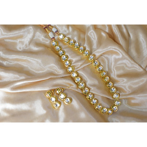 Conjunto de collar de cuentas Kundan nupcial chapado en oro tradicional con estilo indio para mujeres y niñas - Product Image 1