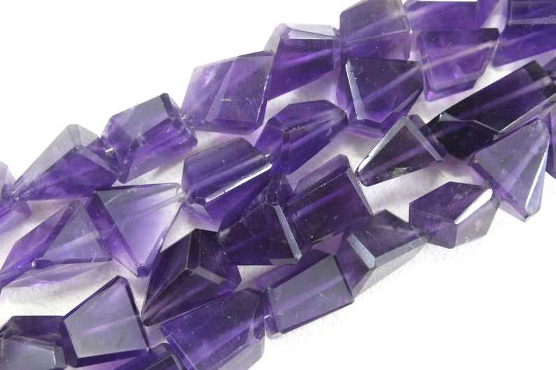 สีม่วงเข้ม