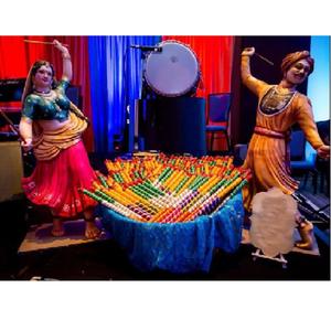 Gujarati รูปปั้นแต่งงาน Garba Night dandiya ทำจากไฟเบอร์กลาสทันสมัยน้ำหนักเบาของตกแต่งงานแต่งงานขนาดเท่าชีวิตจริง - Product Image 1