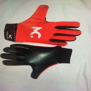 Gants GAA actifs Grip Gants de football gaélique de qualité supérieure fabriqués avec du latex de 2.5mm pour une meilleure prise en main et un excellent contrôle de la balle - Product Image 4