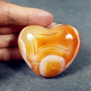 Corazón de piedra Ágata amarilla Corazón de Palma Tallado piedra hinchada corazón Palma y colgante Mayorista - Product Image 3