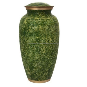 Belles urnes de cendres en marbre vert avec des bandes finies en or fournitures funéraires urnes en métal pour la crémation fabriquées en Inde - Product Image 2