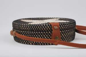 Type de fermeture de selle de tissage de trèfle noir fait à la main Matériau de doublure en coton Matériau en rotin - Product Image 3