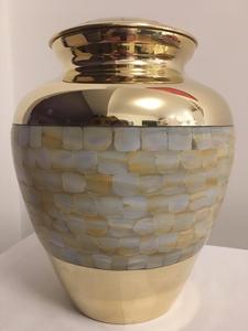 Cremación de latón para adultos con grabado completo antiguo/urna funeraria estilo americano de Brassworld India - Product Image 6