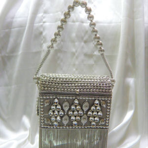 Pochettes métalliques de mariée - Product Image 1