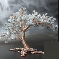 Arbre de vie en cristal d'aigue-marine naturelle, arbre à argent en cuivre enveloppé sur un vase en céramique bleue, cristal