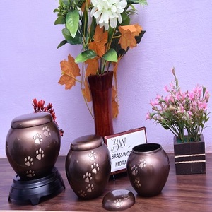 Brassworld India's Beautiful Brown Brass Funeral Supplies Différentes tailles et formes pour les services commémoratifs Pet Odyssey - Product Image 6