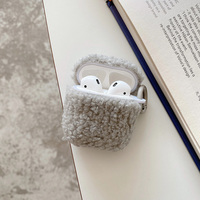 Étui de protection en fausse fourrure pelucheuse avec mousqueton, housse moelleuse en forme de lapin pour Airpods 2