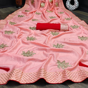 Dernière bordure en dentelle brodée traditionnelle et saree en soie satinée avec chemisier non cousu Textile Vêtement Apparelgarment - Product Image 1