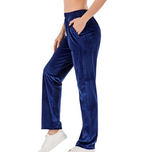 Vente en gros – Sweat à capuche personnalisé avec logo pour femme, 100 % coton velours, fermeture à cordon, poches latérales, léger et antibactérien - Product Image 3