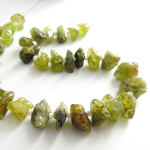 <b>Peridot</b> Green Rough Anklet Loose Stone Gemstone Raw Uncut Chip 9Inch Strand 11X5To9X5MM Approx High Quality Wholesaler Supplies - Product Image 1