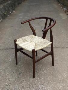 Silla de comedor de estilo europeo de alta calidad, asiento trasero de ratán con marco de madera maciza, venta al por mayor - Product Image 3