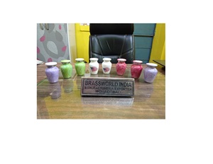 Recuerdo pequeño de latón clásico, urna de cremación, suministros funerarios, BRASSWORLD, INDIA - Product Image 1