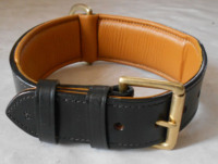 Collier pour chien OWE de luxe, haute qualité, écologique, en cuir véritable super doux, motif uni, rivets, rembourré, personnalisé pour la promenade