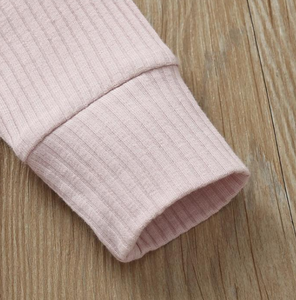 Mamelucos de punto acanalado para bebé 100% hechos de algodón con mangas cortas y logotipo personalizado y etiqueta pijamas de bebé acanalados personalizados - Product Image 2