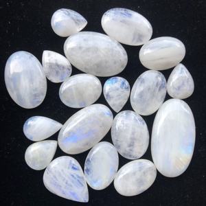 Piedra lunar arcoíris natural de 20mm y 40mm, pera ovalada, tamaño libre, cabujón pulido suave, piedra preciosa suelta a precio de mayorista, compra online - Product Image 3