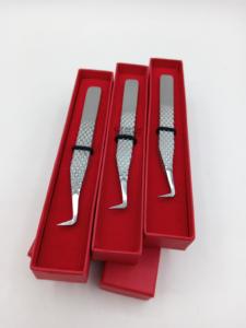 แหนบขนตาปลอมทำจากสเตนเลสสตีล90องศาอุปกรณ์เสริมความงามด้ามจับเพชรสีเงินทั้งหมดออกแบบโลโก้ได้ตามต้องการ - Product Image 6