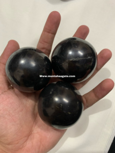 Vente en gros de sphères de shungite noire polie de qualité supérieure MUNTAHA AGATE, 40-55 mm, matériau cristallin de protection énergétique, maison, bureau - Product Image 4