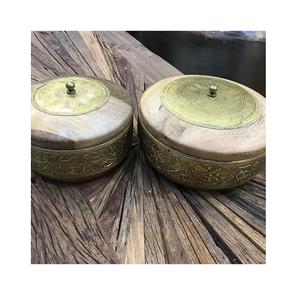 Ensemble de deux bols à soupe et à sauce décoratifs islamiques en bois et en métal polis, écologiques, avec couvercle - Product Image 4