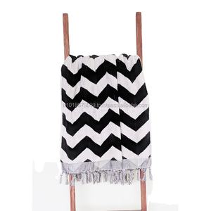 Toalla turca Zig-zag hecha a mano NAVY, toallas turcas de lujo hechas a mano, Colección Chevron Handloomed hecha en Turquía. - Product Image 1