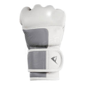 Guantes de Boxeo MMA Personalizados Hechos en Pakistán, de Cuero, con Cierre y Correa de Muñeca Ajustable, Diseño Personalizable - Product Image 3