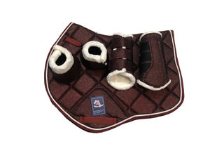 Jeu de tapis de selle de cheval personnalisable Matériau pailleté de haute qualité disponible en différentes couleurs et tailles - Product Image 6