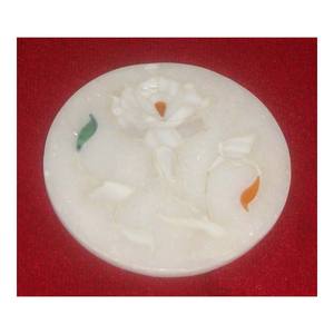 Posavasos de Mármol Hecho a Mano con Diseño de Flor de Concha Marina Blanca - Product Image 1