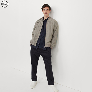 Chaqueta de invierno de béisbol bomber de satén de poliéster 100% con logotipo personalizado, chaqueta de hombre de cualquier tamaño de color disponible en el interior, chaqueta bomber acolchada - Product Image 2
