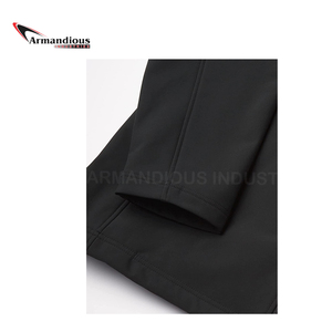 Chaqueta de trabajo de calidad para hombre al por mayor de OEM térmica a prueba de viento suave Shell cuello redondo XL Material polar largo Cálido impermeable para el invierno - Product Image 4