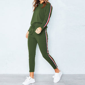 Conjunto de Sudadera con capucha de lana para mujer, chándal de lana de invierno, conjunto de 2 piezas, top corto, sudadera de gran tamaño - Product Image 1