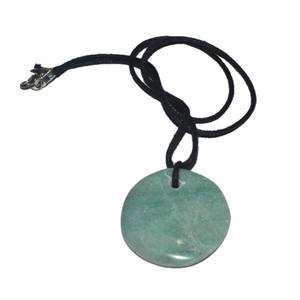 Fournisseur de pendentifs de disque d'aventurine verte de guérison de pierres précieuses | Pendentifs de disque d'aventurine verte en ligne - Product Image 1